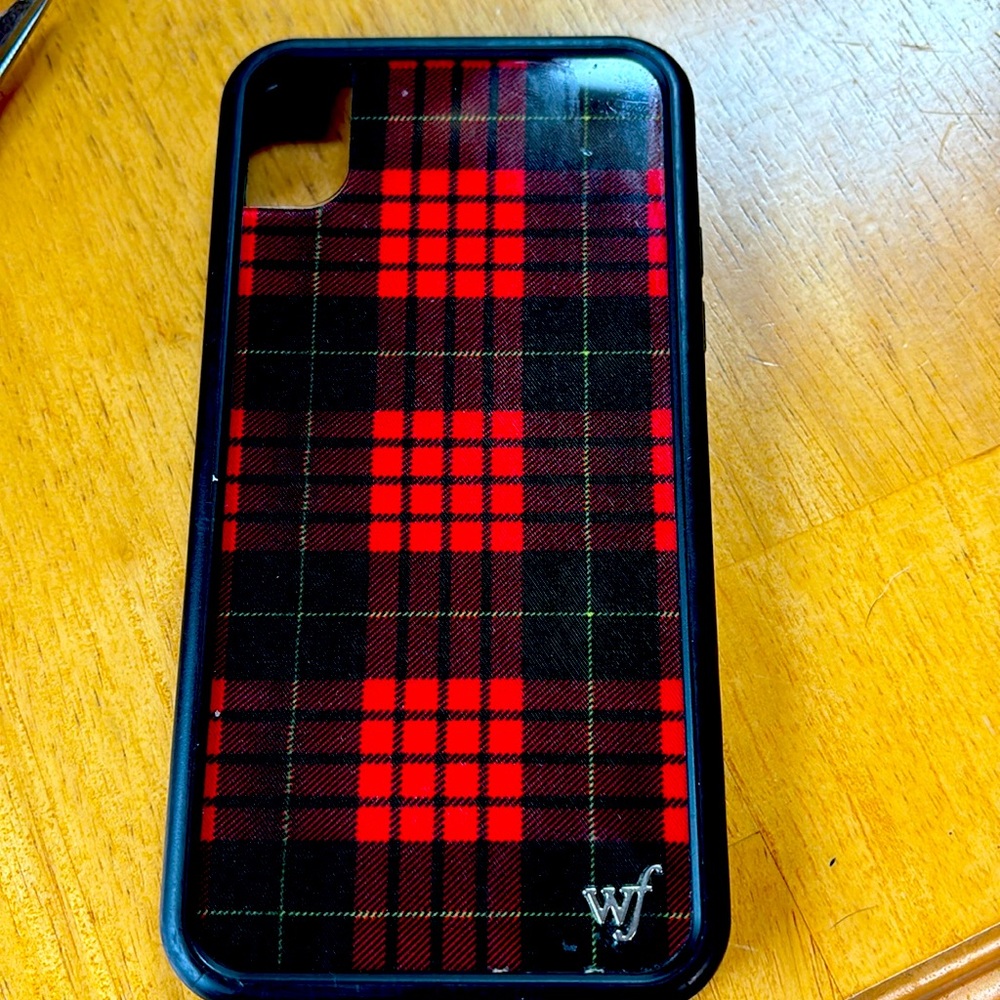 Wild flower iPhone XR case.  Nice condition